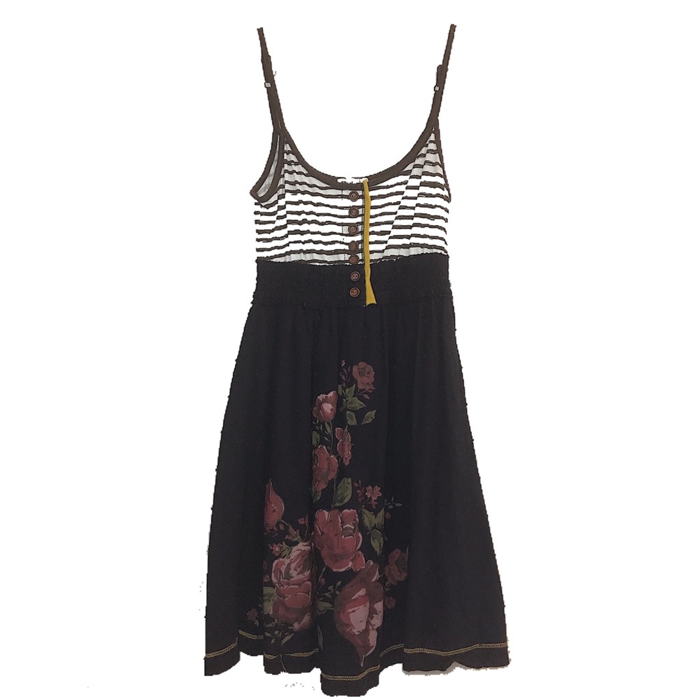 Short black and white dress with floral design